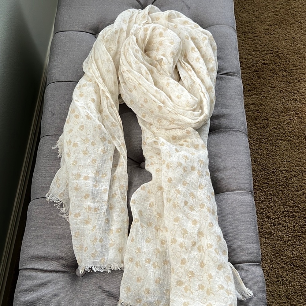 Brunello cucinelli 100% Linen scarf.
